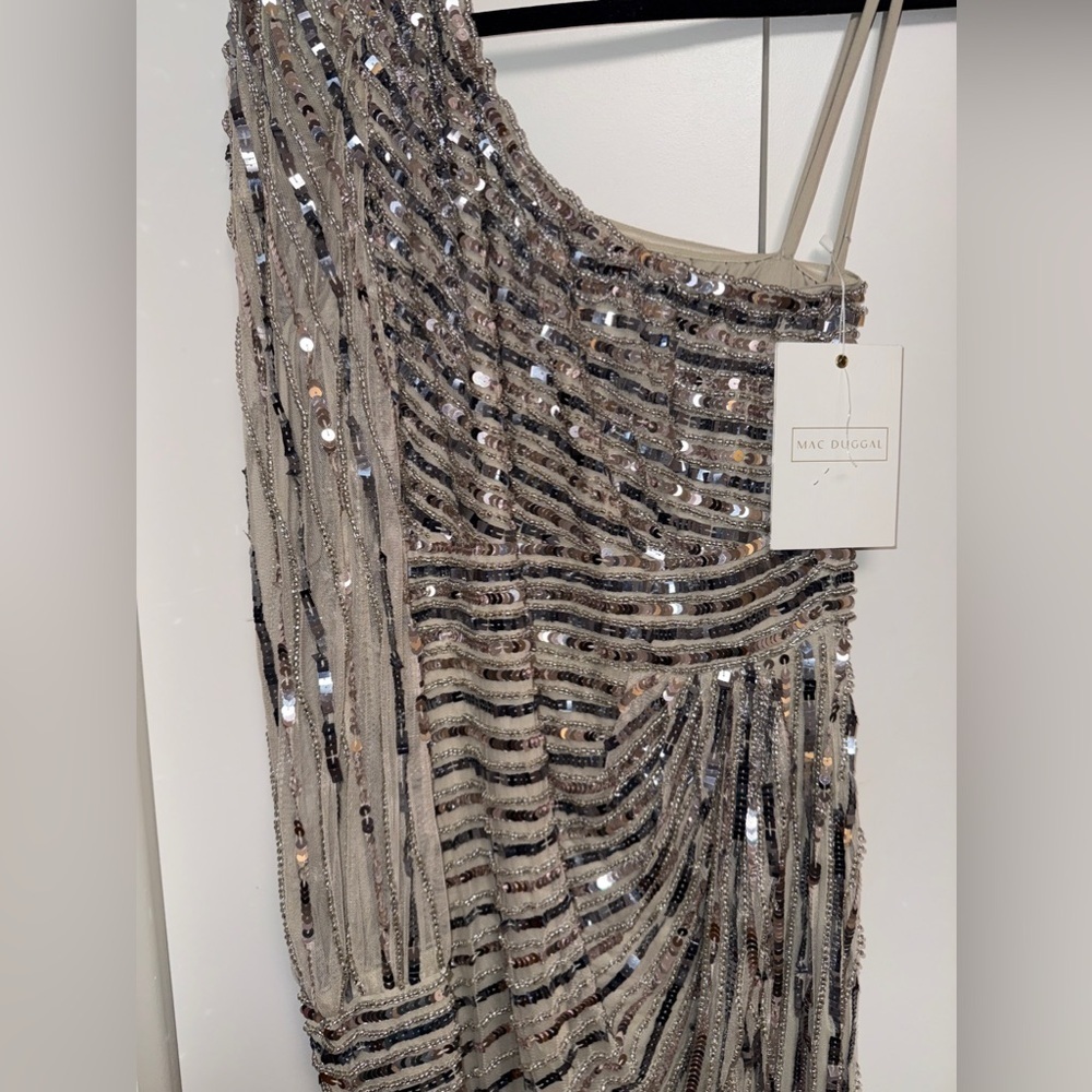 NWT | Mac Duggal 10793 Platinum Asymmetrical Shoulder Sequin Gown Size 2 - Picture 11 of 16